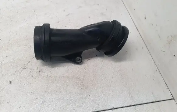 Mercedes-Benz Vito Viano W639 Oil fill pipe A6420160129