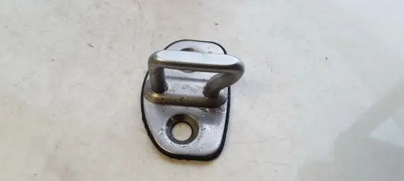 Skoda Octavia Mk2 (1Z) Front door lock loop/hook striker 6Y0837033C 1Z0837033C