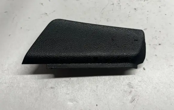 Ford Mustang VI Dashboard glove box trim FR3B63044F46A