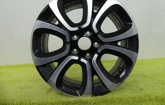 Citroen C4 II Picasso R17 alloy rim 9816966377