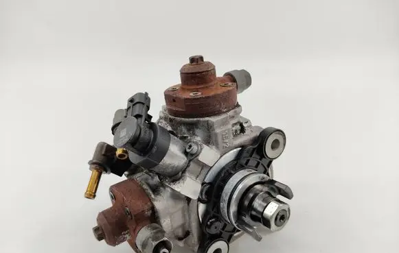 Volvo V70 Fuel injection high pressure pump 0445010618 31272896