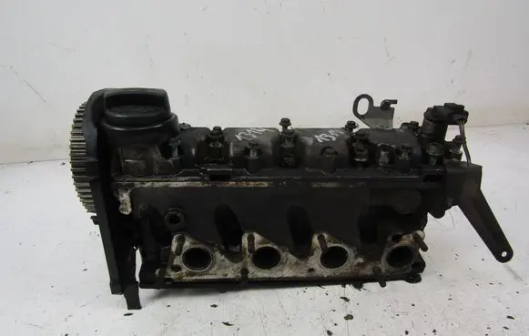 Volkswagen Polo III 6N 6N2 6NF Engine head 