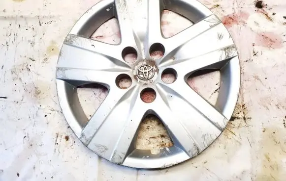 Toyota Corolla Verso AR10 R15 wheel hub/cap/trim 