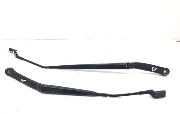 Fiat Tipo Front wiper blade arm