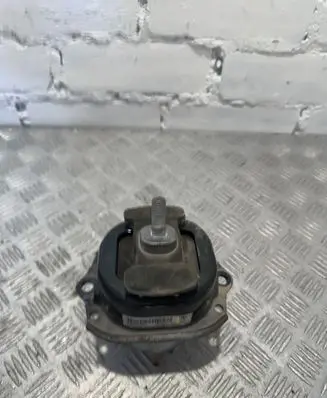 BMW X5 F15 Engine mount bracket 16004212