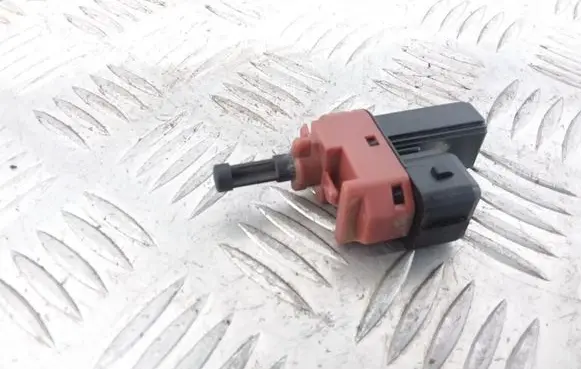 Clutch pedal sensor