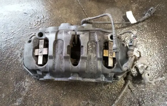 Porsche Cayenne (92A) Front brake caliper 7PP615123