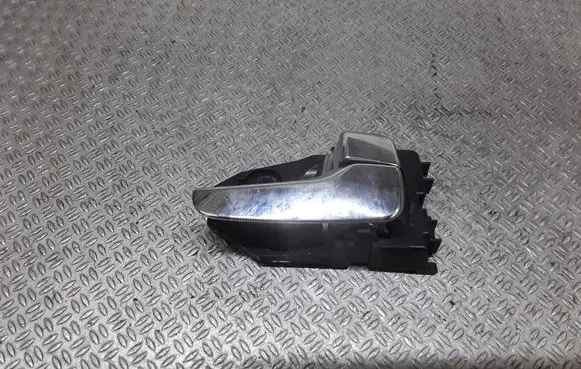 Mitsubishi Outlander Front door interior handle
