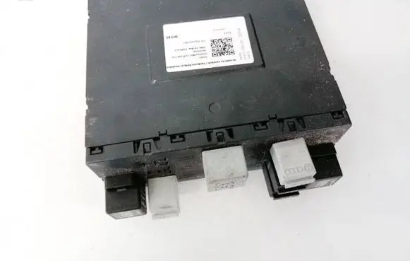 Volkswagen Golf V Comfort/convenience module 3C0937049D 28022871