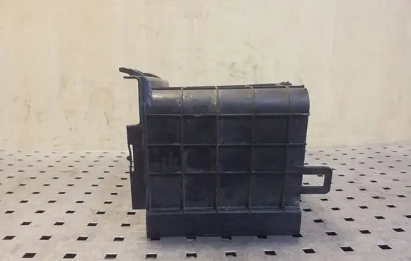 Battery box tray