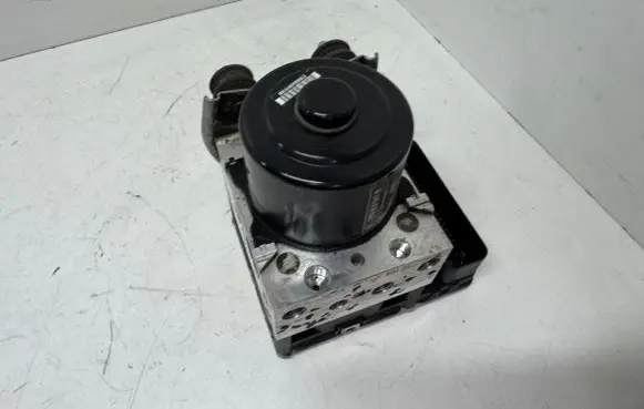 Volkswagen Touareg II ABS Pump 7P0907379R 7P0614517R