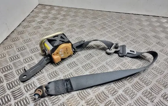 Nissan Almera N16 Front seatbelt 86885bm422 16759877 060119