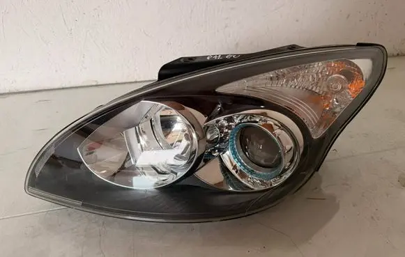 Hyundai i30 Headlight/headlamp 921012R000