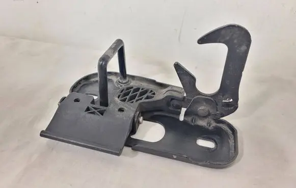 Volkswagen PASSAT B6 Engine bonnet/hood lock/latch loop/hook 3C0823480