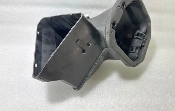 Volkswagen Touareg I Air intake duct part 7L0819049