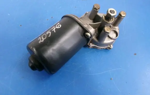 Seat Toledo II (1M) Front wiper linkage and motor 1J0955113B