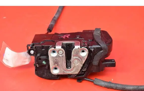 KIA Sportage Front door lock 81320-3U010