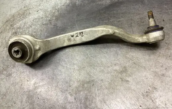 Mercedes-Benz E W212 Front lower control arm/wishbone