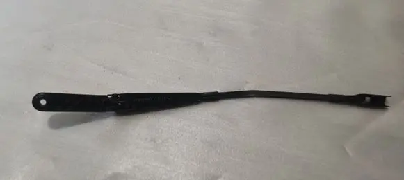 Front wiper blade arm