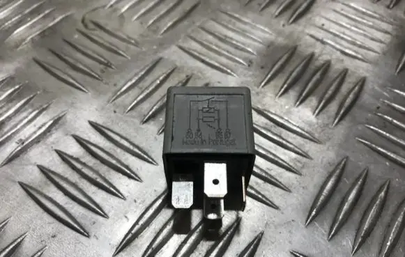 Audi A6 S6 C6 4F Other relay 8d0951253a v23134-b52-x301