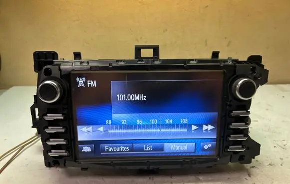 Toyota Yaris Radio/CD/DVD/GPS head unit 861400D400 1390005220D101