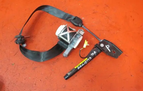 Alfa Romeo Giulietta Front seatbelt 01560913960 05051814600
