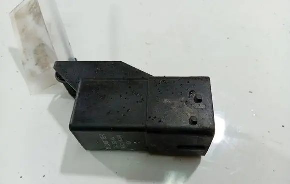 Citroen C4 I Picasso Glow plug pre-heat relay 51252004