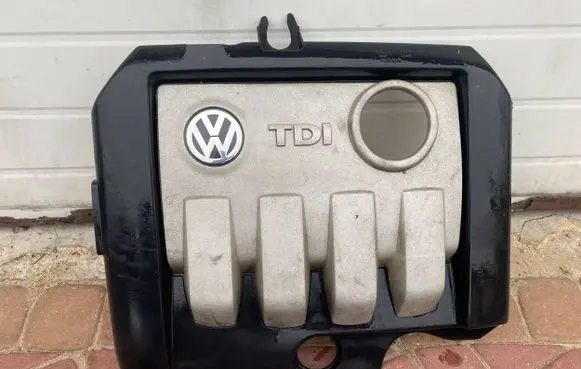 Volkswagen Golf V Engine cover (trim) 03G103925AD 03G103925AN 03G103925B