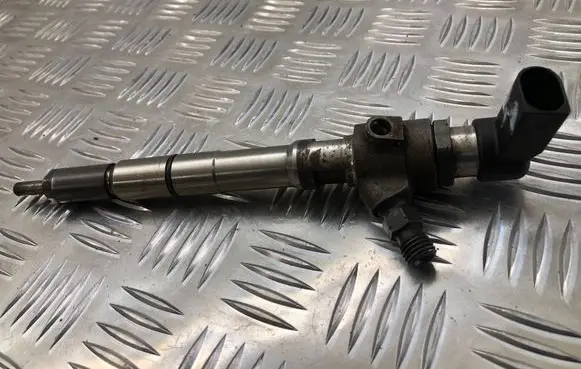 Volkswagen Golf VI Fuel injector 03L130277B