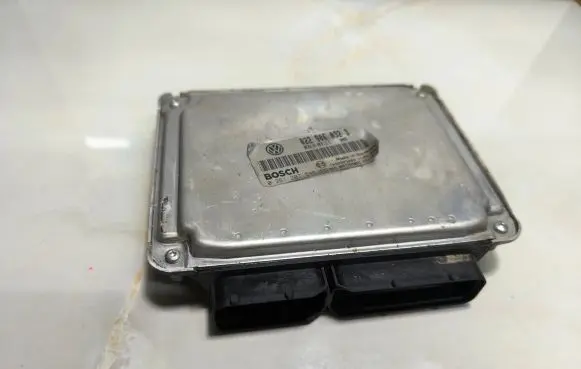 Volkswagen Touareg I Engine control unit/module 022906032D 1039S03080 0261207595