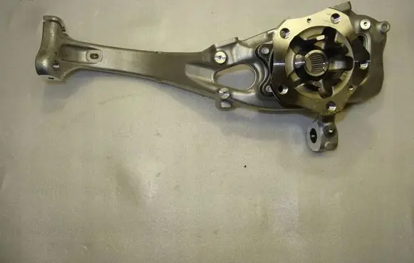 Rear wheel hub