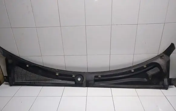 Cadillac BLS Wiper trim