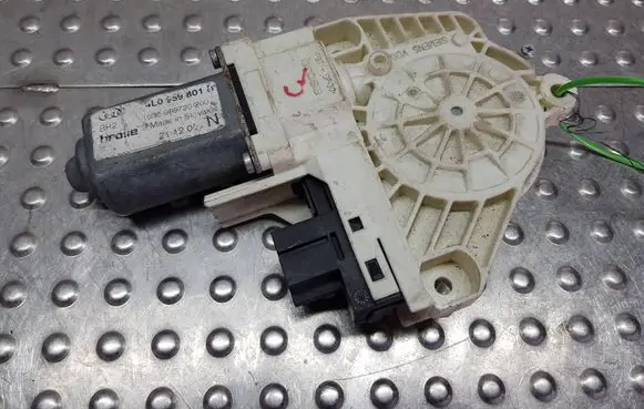 Audi Q7 4L Front door window regulator motor S27698943 4L0959801B