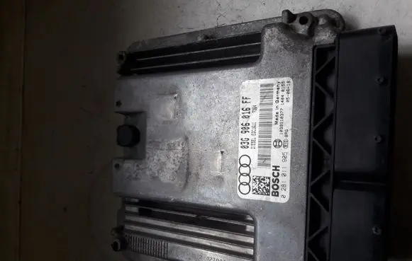 Audi A3 S3 8P Engine control unit/module 0281011905