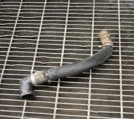 Chevrolet Volt I Engine coolant pipe/hose 20927402