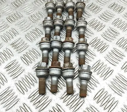 Audi Q7 4M Nuts/bolts 8R0601295