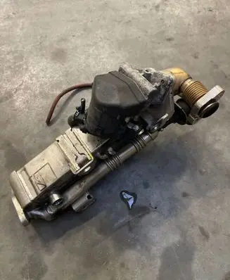 BMW 5 F10 F11 EGR valve cooler 8476993