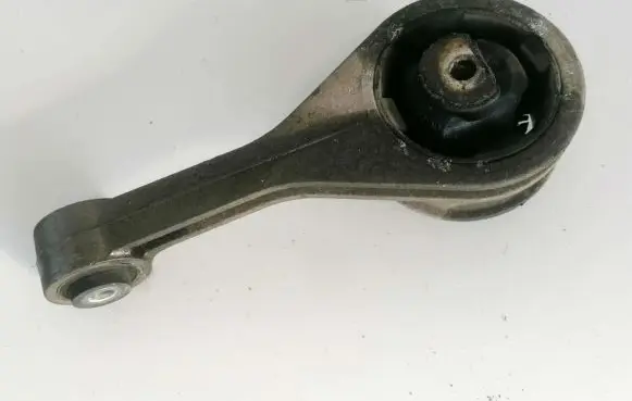 Ford Fiesta Engine mount bracket 96fb6f082ad 96fb-6f082-ad