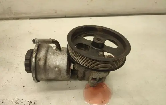 Toyota Corolla Verso AR10 Power steering pump