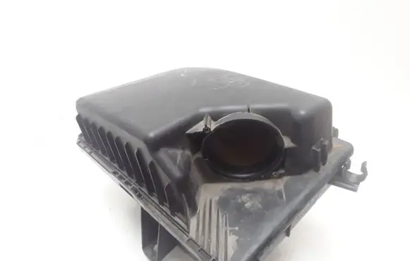 Volvo XC70 Air filter box 8638495