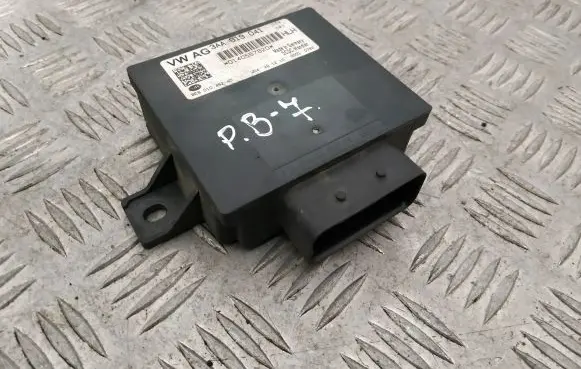Volkswagen PASSAT B7 Voltage converter/converter module 3AA919041