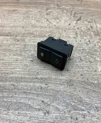 BMW 5 E39 Electric window control switch 8368974