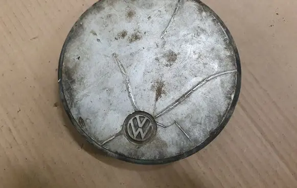 Volkswagen Golf II Non-original wheel cap 191601149G