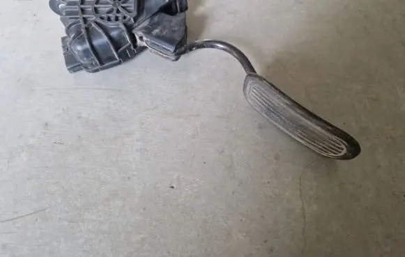 Toyota Hilux (AN10, AN20, AN30) Accelerator throttle pedal 781200K010