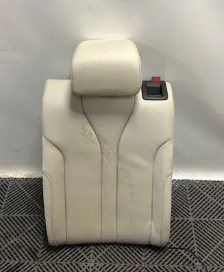 Skoda Enyaq iV Rear seat 