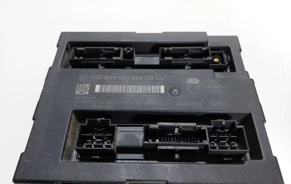 Audi A4 S4 B8 8K Comfort/convenience module 8K0907064GD