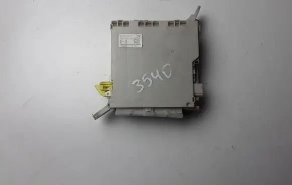 Lexus LS 460 - 600H Fuse module 8922150171