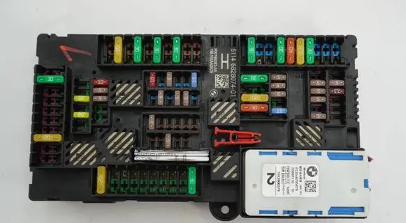 BMW X3 G01 Fuse module 6828074 8795478