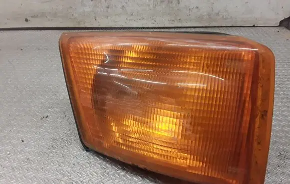Iveco Daily 30.8 - 9 Front indicator light 1315106149