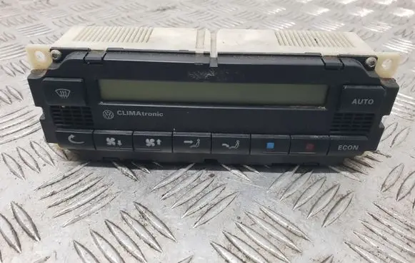Volkswagen PASSAT B5 Climate control unit 1J1907044